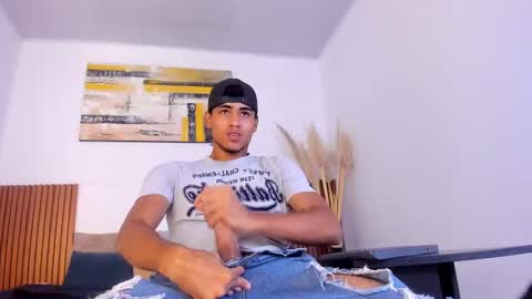 Snapshot of zander_2120 chatting on October 7, 1:18 pm Zander online show from October 7, 1:18 pm