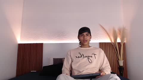 Snapshot of zander_2120 chatting on January 17, 1:56 pm Zander online show from January 17, 1:56 pm