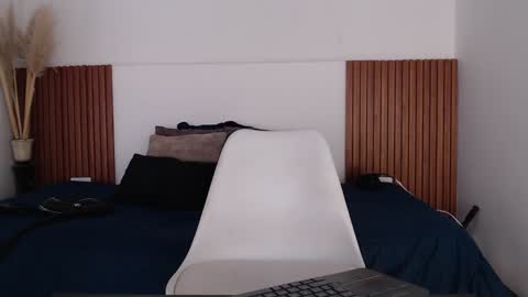 Snapshot of zander_2120 chatting on February 7, 1:22 pm Zander online show from February 7, 1:22 pm