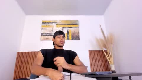 Snapshot of zander_2120 chatting on October 18, 1:48 pm Zander online show from October 18, 1:48 pm