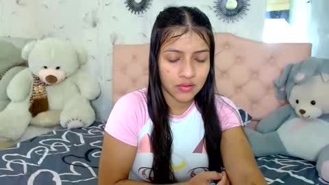 Zara online show from February 5, 12:20 pm