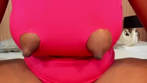 Snapshot of zara_lopez chatting on September 28, 11:52 am zara lopez online show from September 28, 11:52 am