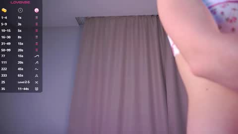 Snapshot of zara_shine chatting on September 21, 6:34 pm Criss online show from September 21, 6:34 pm