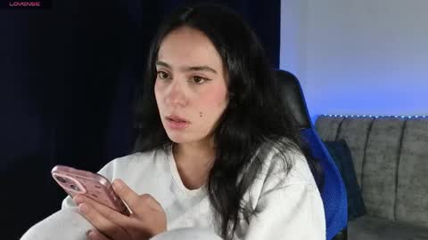 zaradames_ online show from April 25, 4:58 am