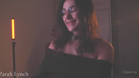 Miss Lynch   Next show  2911 online show from March 31, 3:18 am