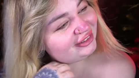 Lola online show from May 1, 8:58 pm
