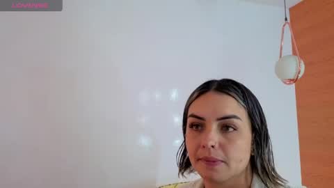 Isabella online show from April 29, 1:05 pm