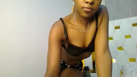 zariah online show from May 2, 9:42 pm
