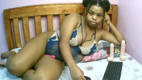 zariamonet online show from July 4, 8:01 pm