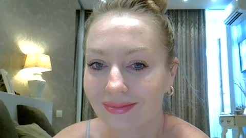 Zarina Swift online show from June 19, 6:19 am