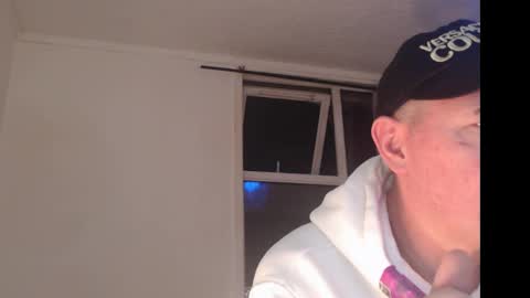 zecusbugato online show from November 23, 5:33 pm