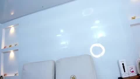 Zenda Evans online show from January 10, 4:29 am