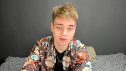 Ethan online show from April 23, 2:52 am