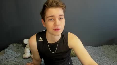 Ethan online show from April 13, 2:49 am