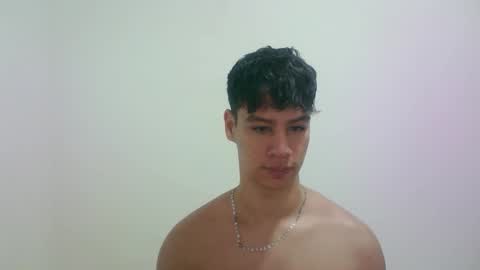 Snapshot of zeus_183 chatting on October 7, 1:01 am zeus_183 online show from October 7, 1:01 am
