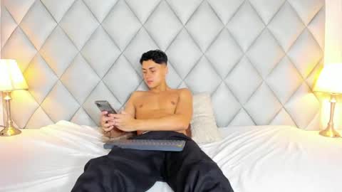 Zeus Brant online show from April 28, 1:37 pm