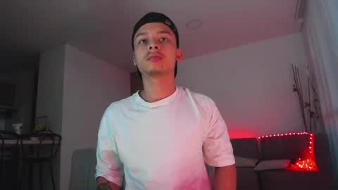 zeus online show from March 8, 10:56 pm