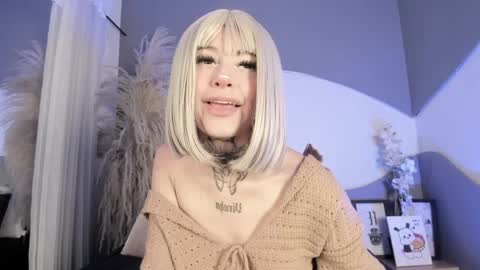 zhally_dee online show from June 2, 11:45 am