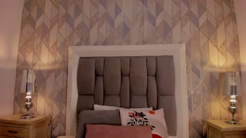 zharia_lux25 online show from July 15, 11:37 am
