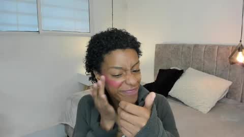 Zia Green online show from May 29, 1:31 pm
