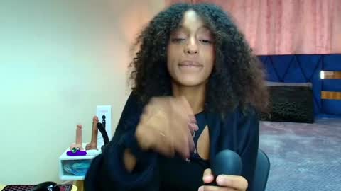 Zia Green online show from February 17, 7:44 pm