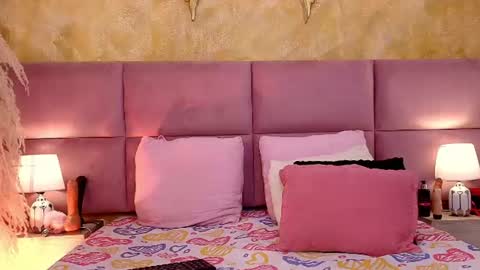 zoe_aitanaa online show from July 25, 7:45 pm