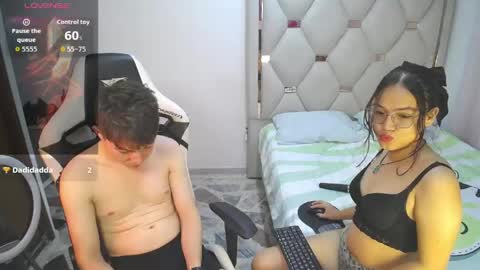 ZOE AND JACK online show from April 25, 8:39 pm