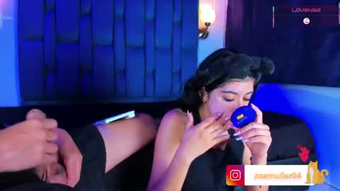zoe_axel1 online show from June 14, 7:38 pm