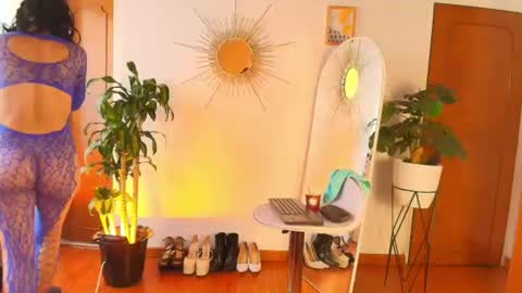 Zoe Baker online show from July 16, 7:50 pm