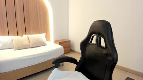 Zoe  online show from March 4, 12:46 pm