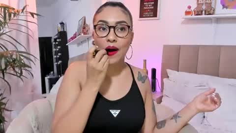 Zoe Gruber online show from November 24, 1:04 am