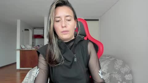 ZOE online show from March 29, 10:00 pm