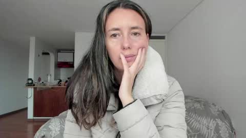 ZOE online show from April 28, 9:52 pm