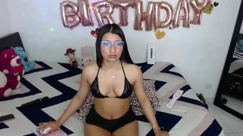 zoe  online show from April 27, 11:08 am