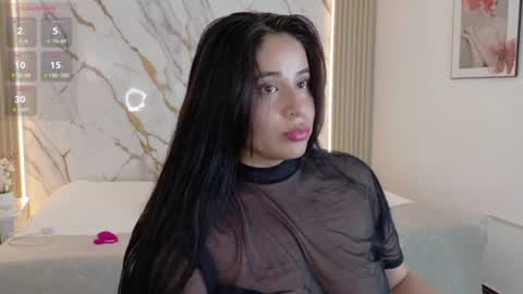 zoe_longhair online show from July 22, 8:00 pm