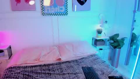 Zoe Lynch online show from June 15, 12:19 pm
