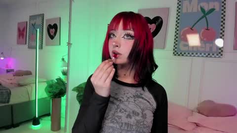 Zoe Lynch online show from June 3, 12:19 pm