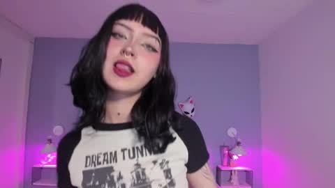 Zoe Lynch online show from September 28, 2:37 pm