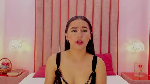 Zoe Monrow online show from May 4, 12:44 pm