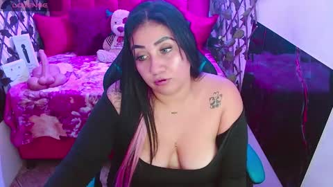 zoe_naughty22 online show from April 29, 3:33 am