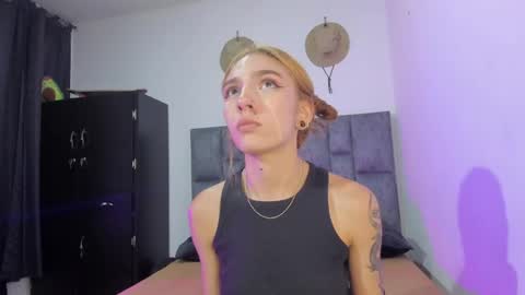 She Zoe He Painn online show from September 11, 12:01 am