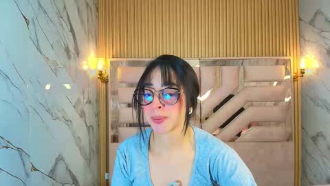 Snapshot of zoe_r_ chatting on October 8, 3:24 am Zoe online show from October 8, 3:24 am