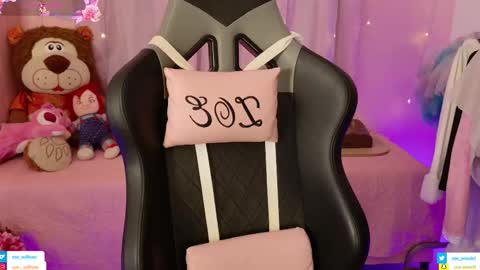 zoe_sullivan_ online show from March 6, 9:08 am