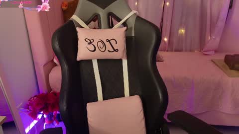 zoe_sullivan_ online show from June 13, 9:09 am