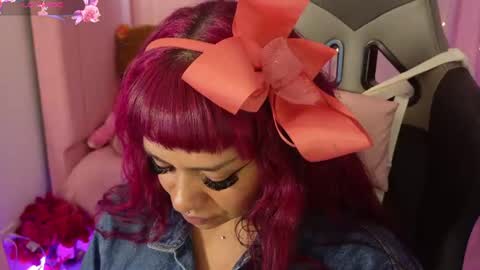 zoe_sullivan_ online show from July 18, 6:21 pm