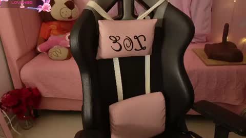zoe_sullivan_ online show from June 20, 9:04 am