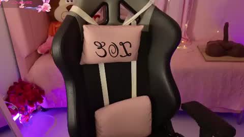 zoe_sullivan_ online show from July 17, 9:22 am