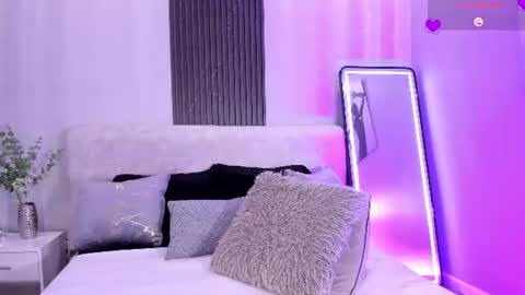 Zoe 3 online show from July 21, 5:59 pm