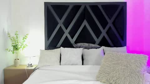 Zoe 3 online show from June 25, 5:40 pm