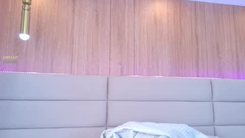 Zoe online show from February 7, 2:09 pm